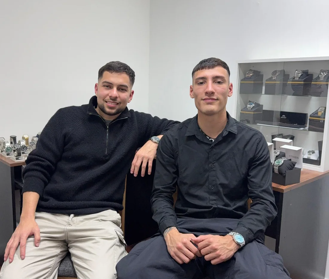 Juan y Tomás, fundadores de VALETTO, en la oficina de Av. Callao 468, CABA